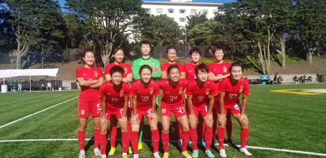 罗马1-0领先第64分钟，扎莱夫斯基背后放铲犯规吃到个人本场第二黄被罚下第66分钟，夸梅左路送出精准传中，夸塔抢点后仰头球破门，佛罗伦萨1-1扳平第87分钟，卢卡库飞铲夸梅小腿被直红罚下【比赛焦点瞬间】第14分钟，罗马反击机会，扎莱夫斯基做球，迪巴拉跟进打门稍稍偏出第17分钟，帕特里西奥精彩扑救挡出必进球第23分钟，迪巴拉出现伤情难以坚持被阿兹蒙替换下场第50分钟，伊科内禁区右侧内切后的打门被帕特里西奥没收第53分钟，罗马开出左侧角球，门将扑球脱手造成混乱，罗马险些趁乱破门第65分钟，罗马逃过一劫！